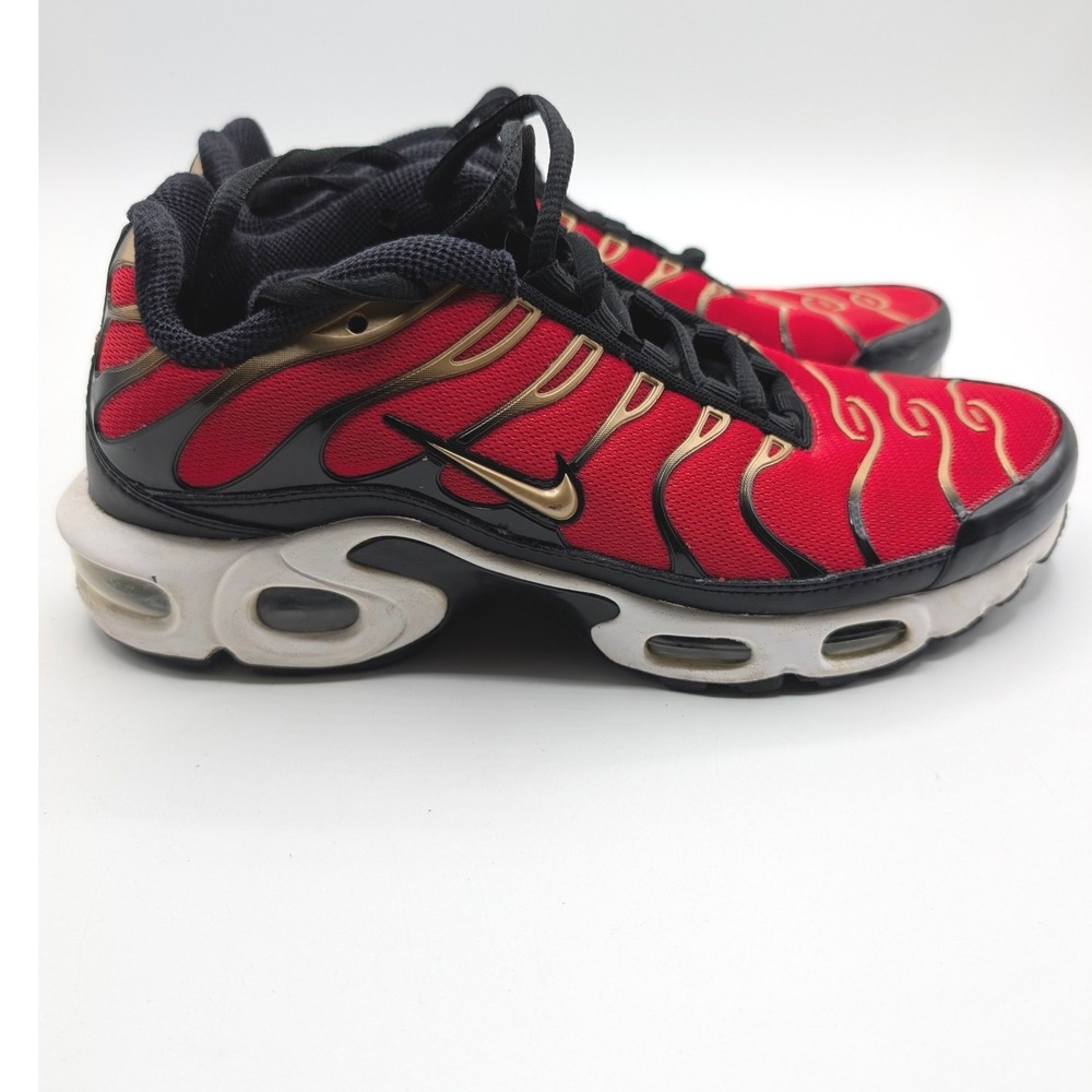 Nike Air Max Plus TN Women's SZ 7 Red Black Gold Running Sneakers Shoes FLAW